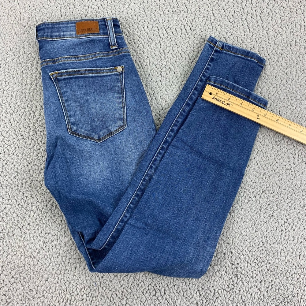 Judy Blue Women's Relaxed Fit Ankle Stretch Denim Jeans  |  Size:  3/26 - Picture 7 of 14